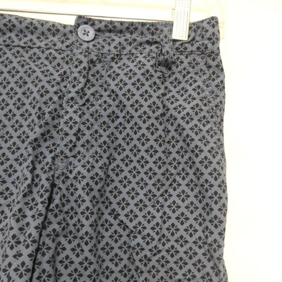 OLD NAVY - size 10 regular | Blue Shorts With Black Pattern Design - Picture 5 of 14